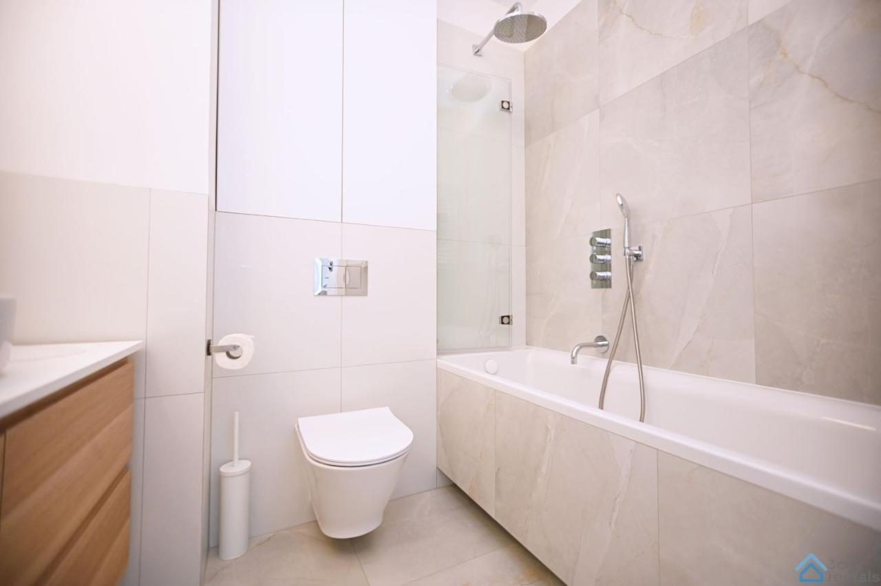 Beige 3City Apartment With Parking In Gdansk By Noclegi Renters Exterior photo